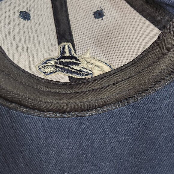 Vancouver Canucks Womens Ballcap NWT - Picture 11 of 13
